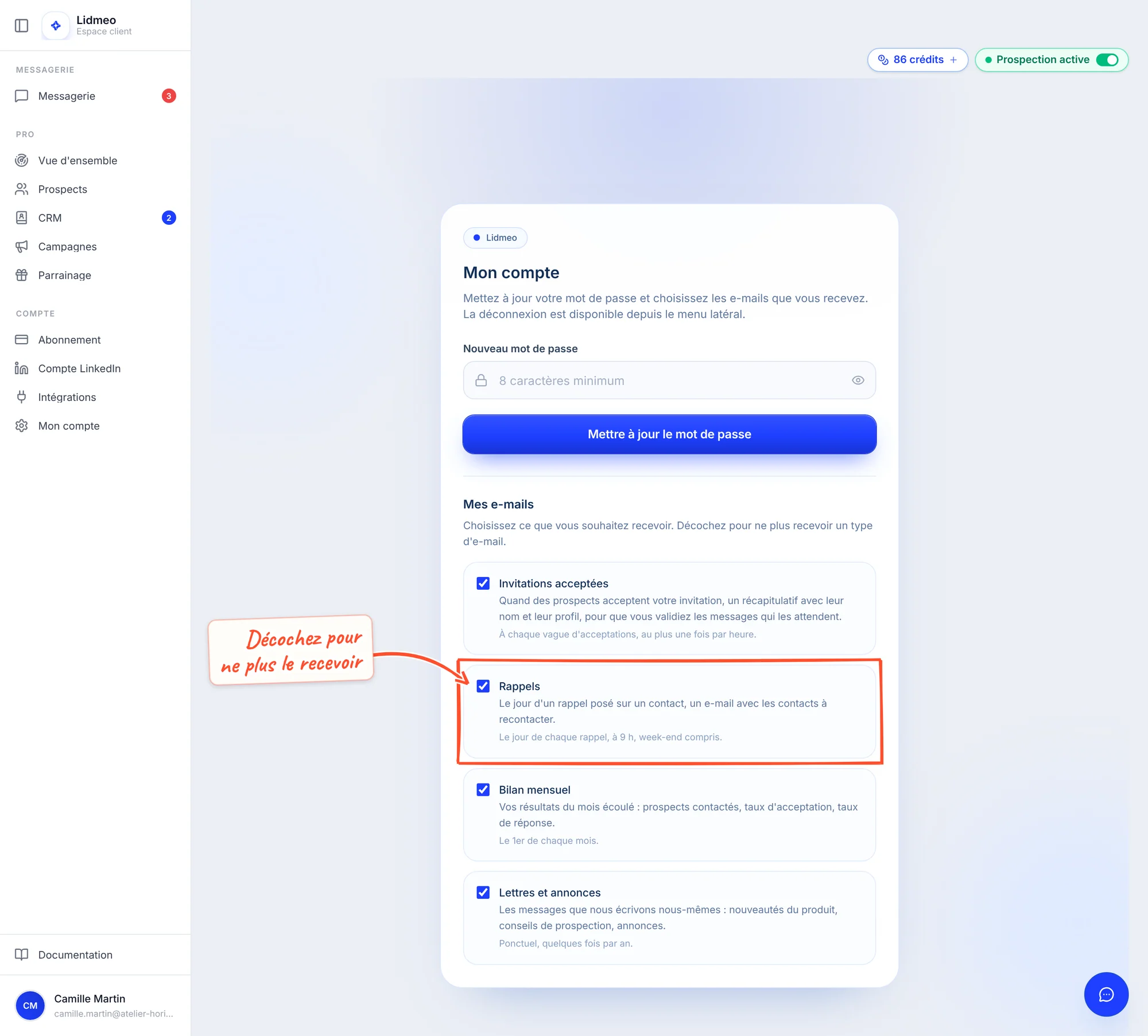 Page Mon compte : champ Nouveau mot de passe et bouton Mettre à jour le mot de passe, puis la section Mes e-mails avec quatre cases cochées : Invitations acceptées, Rappels (encadrée), Bilan mensuel, Lettres et annonces.